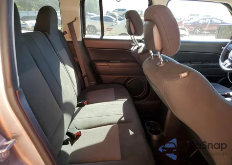 2015 Jeep Patriot Sport z USA, uszkodzony, nr VIN 1C4NJPBBXFD318073